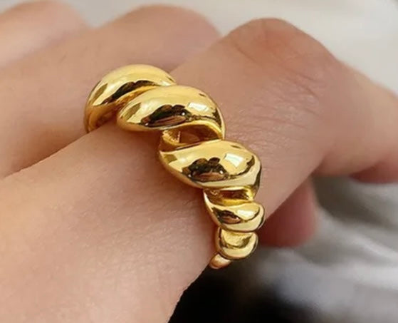 Croissant Ring