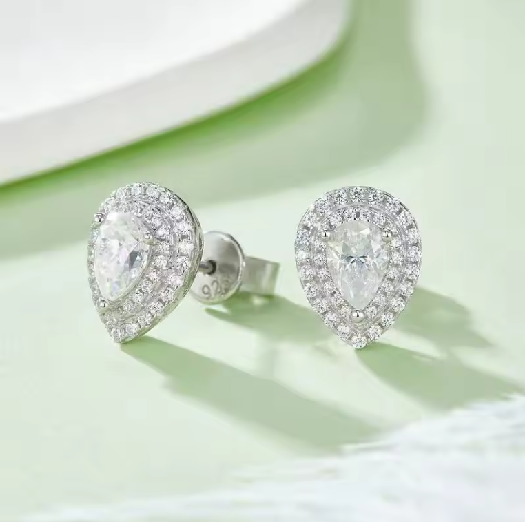 Stacey studs 1CT TDW