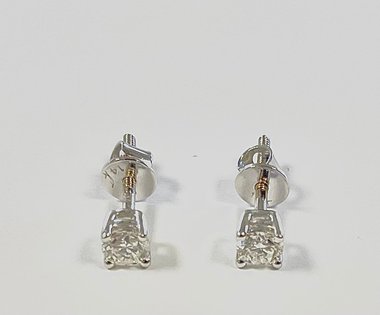 0.5CT TDW LAB STUDS