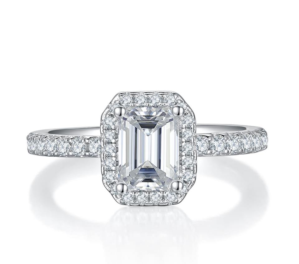 Hendrix 2CT Ring